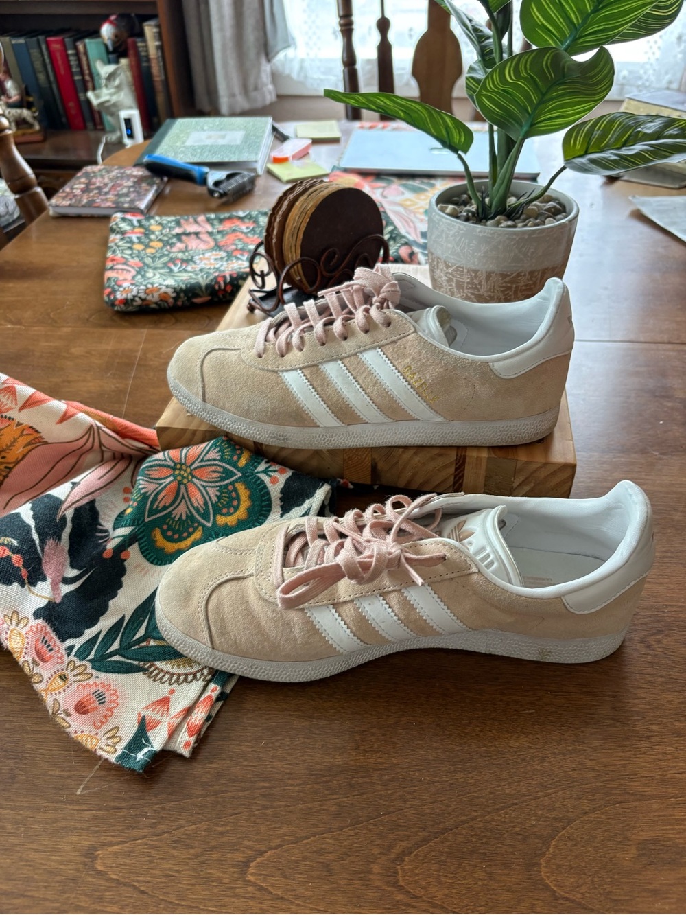 Adidas Gazelle Fashion Sneakers Pink Laces